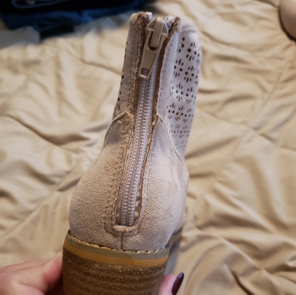 Corkey boots size 9